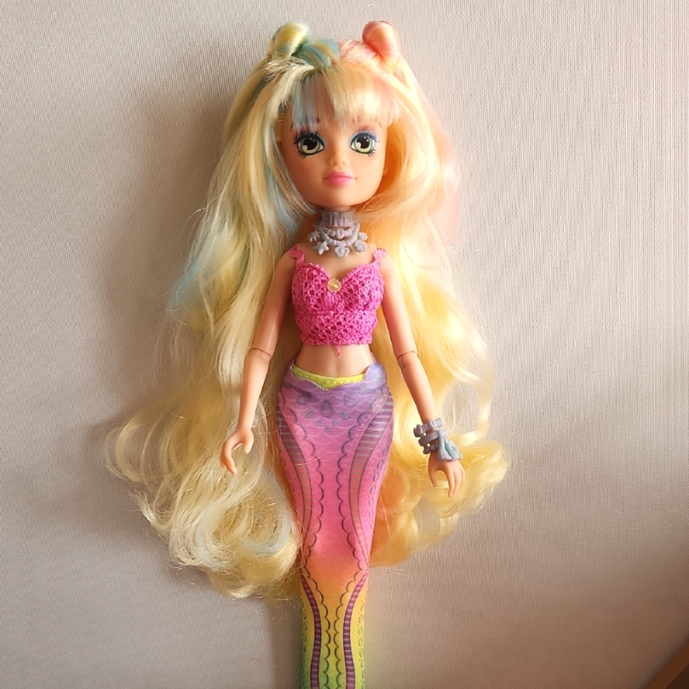 Mermaid High Spring Break Finly Doll